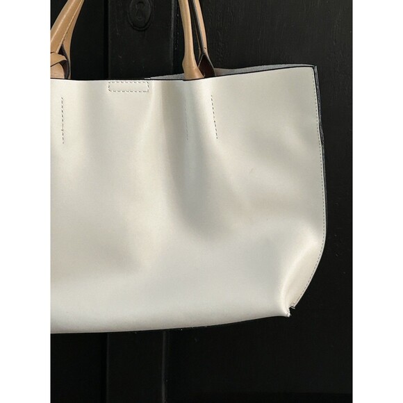 CoLab Handbag Tote 100% Leather White Tan Tassel Purse Preppy Traditional - Picture 4 of 9